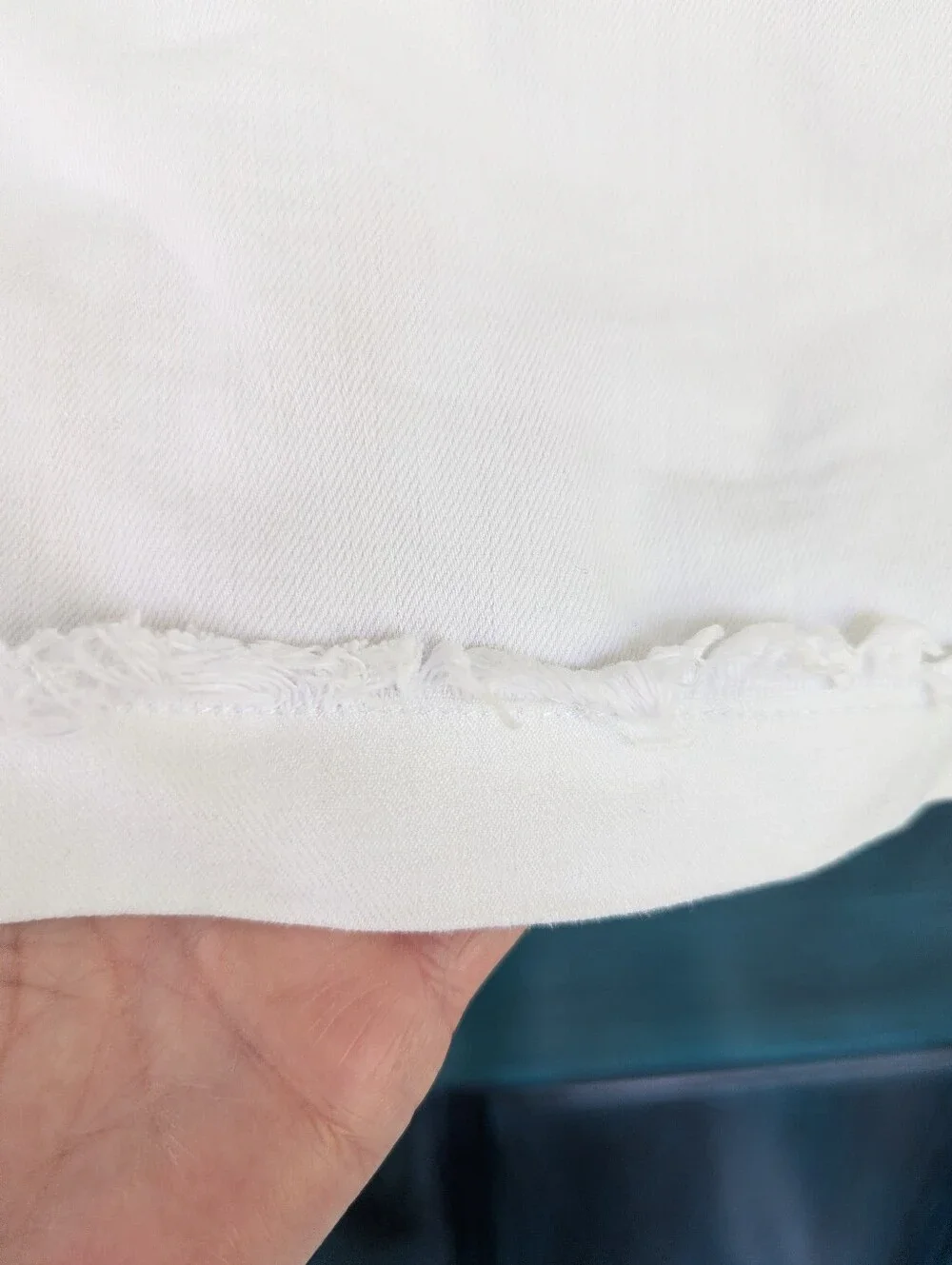 G by Giuliana White Frayed Hem Denim Shorts | Size 4 See measurements